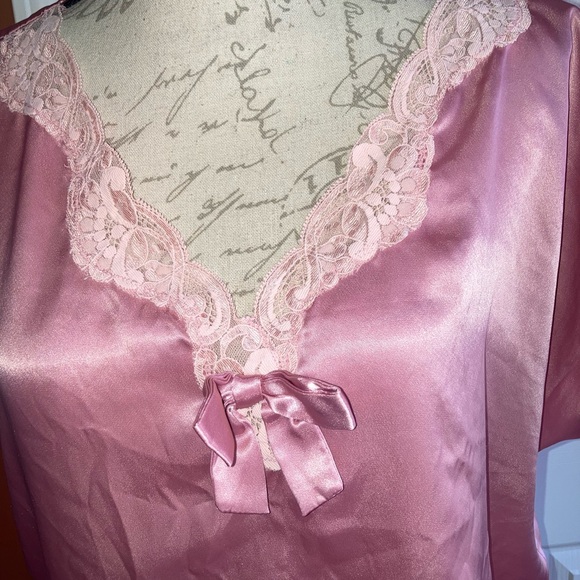 Vintage Victorias Secret Gold Label Top Bow Lace Embellished Sleepshirt 70s 80s - Picture 8 of 9